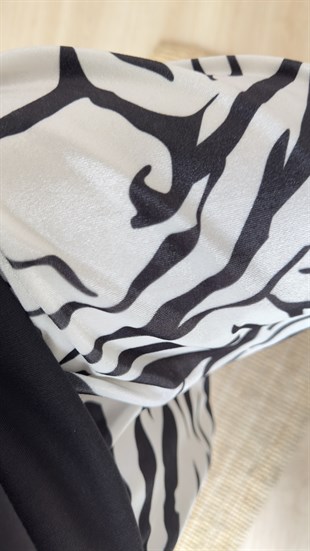 Etek Ucu Zebra Desen Siyah Elbise 